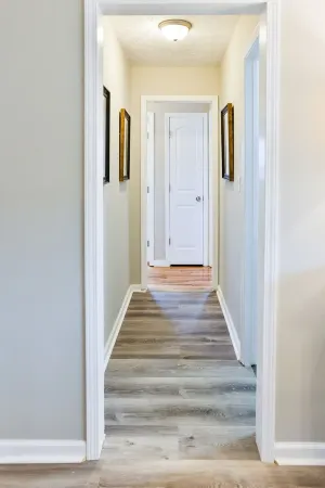 Cozy and Quiet 4Br/2Ba rancher with 1 King suite and 1 mile to JSU!!