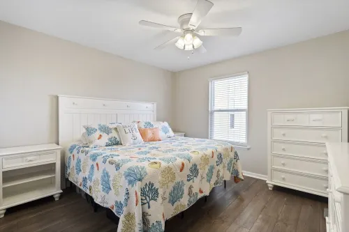Oceanfront Condo w/Views, Pool + Parking