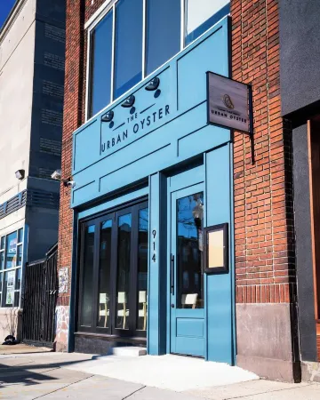 Modern Retro Hun Suite- Hampden 1 Br/1 Bth-On The Avenue - Near JHU/ Downtown Отели рядом со станцией Балтимор - Пенн-Станция, МД