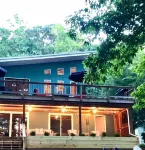Charming Lake Hartwell Lakefront Home