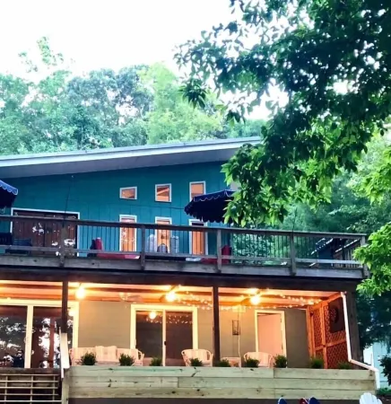 Charming Lake Hartwell Lakefront Home Отели в г. Гамлог