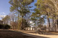 Beautiful 4 Bed 3 Bath Renovated Furnished House S Hsv  2 Car Garage Non Smoking Hotels near Haysland Square