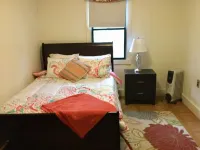 Cozy and relaxing, Modern Creekside, Trailside, Waterfront  Cottage, fiber Wifi Hotels in McHenry Township