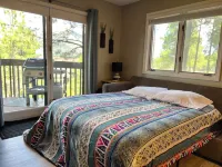 Tranquil Retreat In the Pines w/Mountain Views! Updated 1 Bed 1 Bath