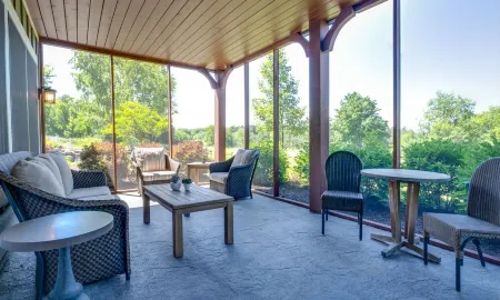 Cozy 2 Bedroom-2 Bath Cottage Near Ski Resorts! Stay at True North Golf Club