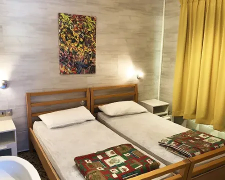 House by the lake with garden Hotels in Anfo