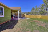 Turquoise Trail Bungalow with Amazing Views