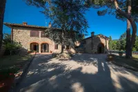 Rhythms and atmospheres of the past, the comforts of the present a stone's throw from the city