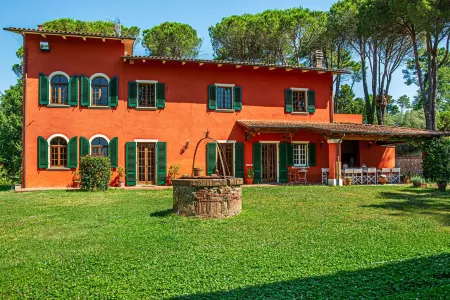 Charming Villa with private pool between Lucca and Florence Отели рядом с достопримечательностью «ASD Calcio Tau Altopascio»