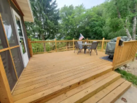 Newly remodeled, multifunctional, secluded retreat w/ views of Mississippi River