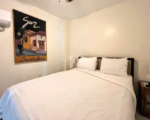 Magnolia House Miami - Heated Pool with Water Slide, BBQ & Gazebo Hotels in Westchester