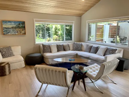 The Mesa - contemporary beach house Отели рядом с достопримечательностью «Мортон Бэй Фиг Три»