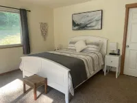 Countryside Retreat 5 minutes from Chehalis- great for families and teams!