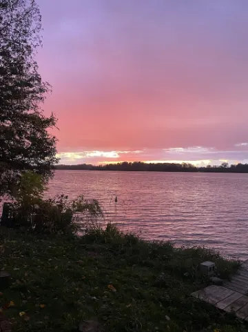 Charming up north cottage on all sports Peach Lake! Отели в г. Запад Бранч Тауншип