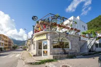 Apartmani Terminal Hotel in zona Budva Old Town