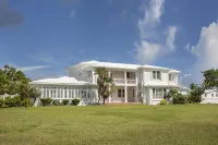 BEAUTIFUL SANCTUARY PRIVATE ISLAND CONNECTED BY BRIDGE TO KEY WEST 미국 대륙 최남단 지점 주변 호텔