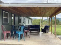 4 min 2 Casino, Romantic Getaway, Soaking Tub, 2 King Beds, Near Polar Express