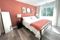 4BR,4 King Beds, 5 minute walk to Edgefield Mcmenamins, Pool Table, Full Kitchen - 무료 와이파이