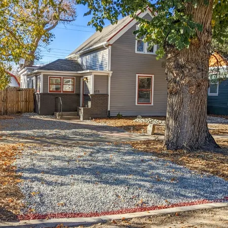 Downtown, beautifully remodeled entire home