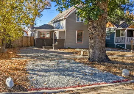 Downtown, beautifully remodeled entire home