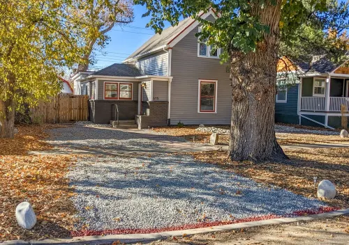Downtown, beautifully remodeled entire home