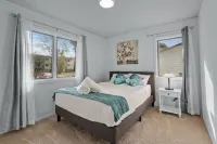 Spacious Home- Centrally located near St. Paul