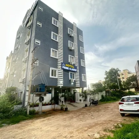 Hotel Prime Classic ,Airport Zone,Shamshabad Отели рядом с достопримечательностью «Конгресс-центр MS в Хайдарабаде»