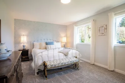 Newly Renovated! Peaceful Country Farmhouse with Hot Tub and Pool