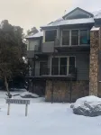 Luxury 2 Bedroom Chalet in Thredbo, Beside Gunbarrel Express Quad Chair