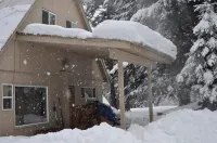 5 Bedroom House Sleeps 20 - Year round access!!