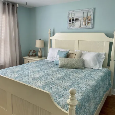 Spacious Luxury Villa with Stocked Kitchen,WiFi, Ask about 2025 Special Rates.