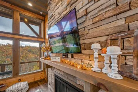 2021 Cabin - Gorgeous Fall Views, GameRm, HotTub, Xbox, Bears, Gatlinburg 10Min & Ober 5Min