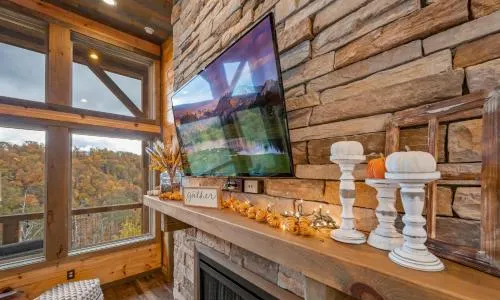 2021 Cabin - Gorgeous Fall Views, GameRm, HotTub, Xbox, Bears, Gatlinburg 10Min & Ober 5Min