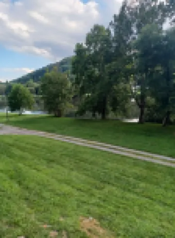 3 Story House on New River