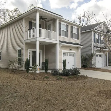 ~BEAUTIFUL HOME NESTLED IN THE PERFECT TOWN~
