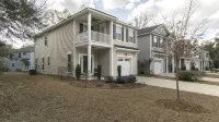 ~BEAUTIFUL HOME NESTLED IN THE PERFECT TOWN~