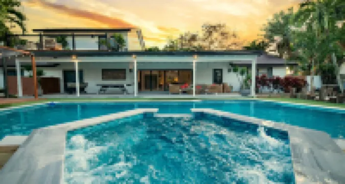 The Mansion Pickleball, Golf and heated pool