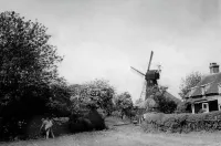 Tranquil grade II listed barn next to historic windmill