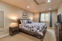 #2 Lark Lane, Lark Retreat, Near Fort Rock Park, 12 SHARC passes, Sauna - balcón