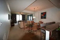 Excellent ! 5- Star Beachfront Condo.