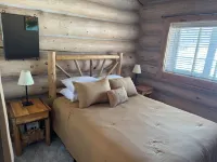 Luxurious 2 Bedroom apt in Cooke City. Upper unit.  Fabulous views.