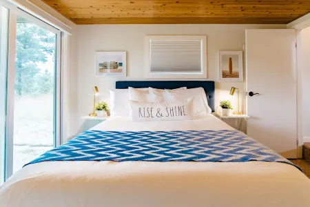 25 Steps to Sand + Sunset Views. Pacific City Beachfront Getaway!