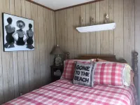 Close to Everything & Only 5 Minute Walk to the Beach