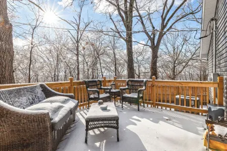 The Nest - Cute, Clean & Comfy - 10Min to Ft. Wood Отели в г. Пуласки