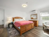 Beach Cottage, Private Beach and Pass Hotels in Niantic