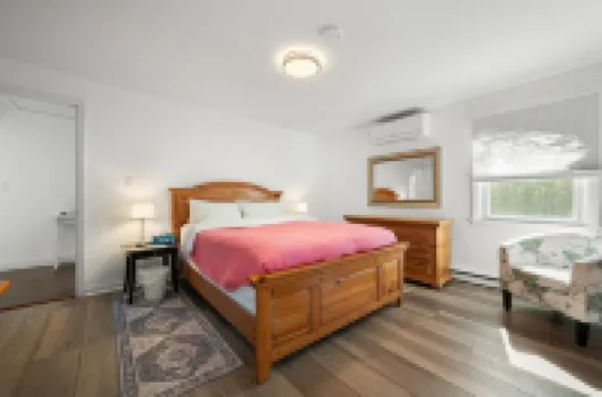 Beach Cottage, Private Beach and Pass