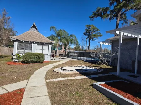 Oasis Paradise Retreat with POOL