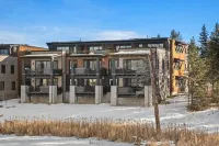 New High-End 2282 sf Condo Slps 10Pvt Hot Tub Walk 2Town Mtn Views 30 Min to Gnp - Boutique