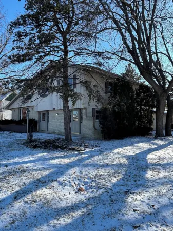 Charming 3-bedroom house in Janesville with AC, WiFi