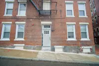 Lux 1st floor 3brm/1bath North End Hotels in North End